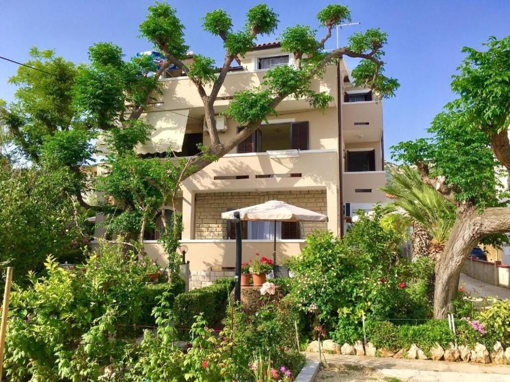 Apartments Zdenka - Garden Terrace Barbat na Rabu Exterior photo